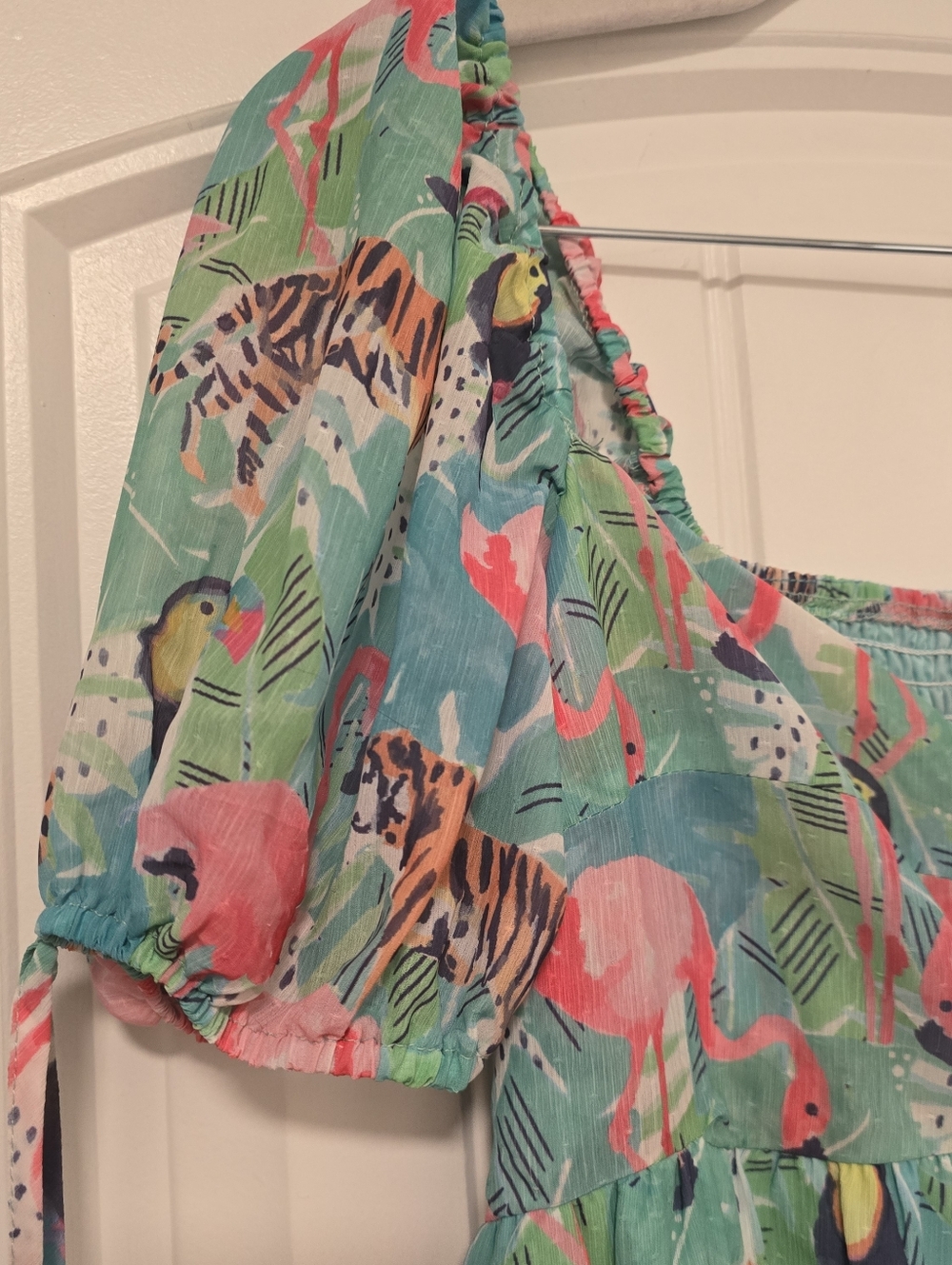 Boutique Puff Sleeve Pastel Tropical Print Babydoll Dress. Swiss Dot. Lined - Picture 4 of 7